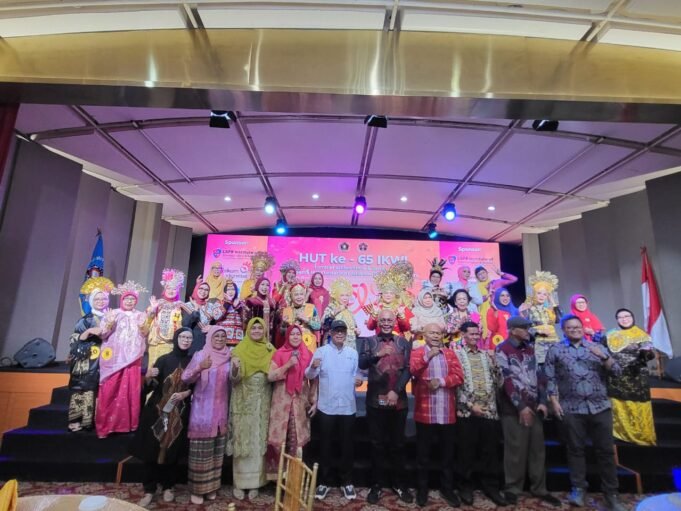 HUT ke-65: Bersama IKWI Kita Lestarikan Adat dan Budaya Daerah Indonesia