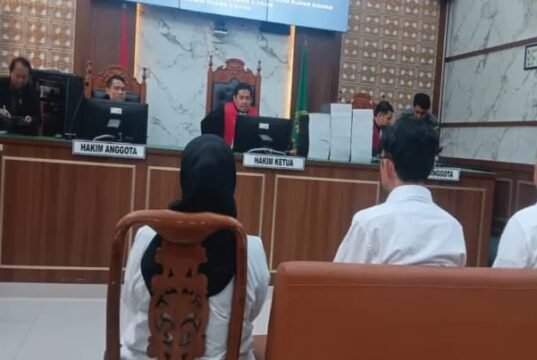 Diduga Rugikan Belasan Ribu Lender, 3 Petinggi PT DSI Jalani Sidang Perdana di PN Depok
