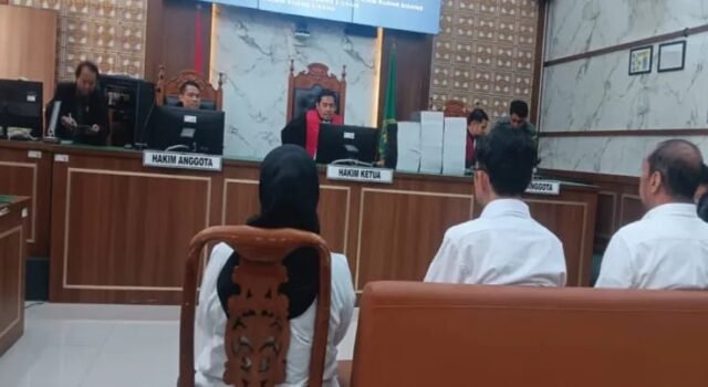 Diduga Rugikan Belasan Ribu Lender, 3 Petinggi PT DSI Jalani Sidang Perdana di PN Depok